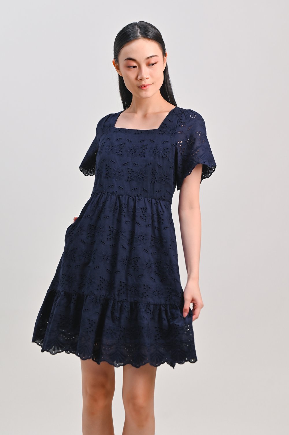 KISMET EYELET SLEEVED DRESS IN NAVY