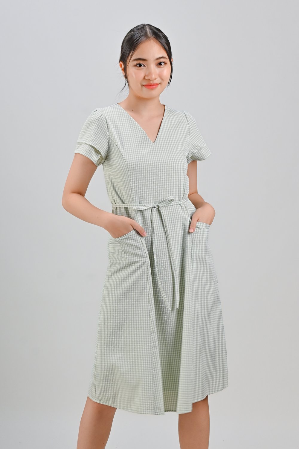 VERIE GINGHAM SLEEVED MIDI DRESS IN GREEN VERIE GINGHAM SLEEVED MIDI DRESS IN GREEN
