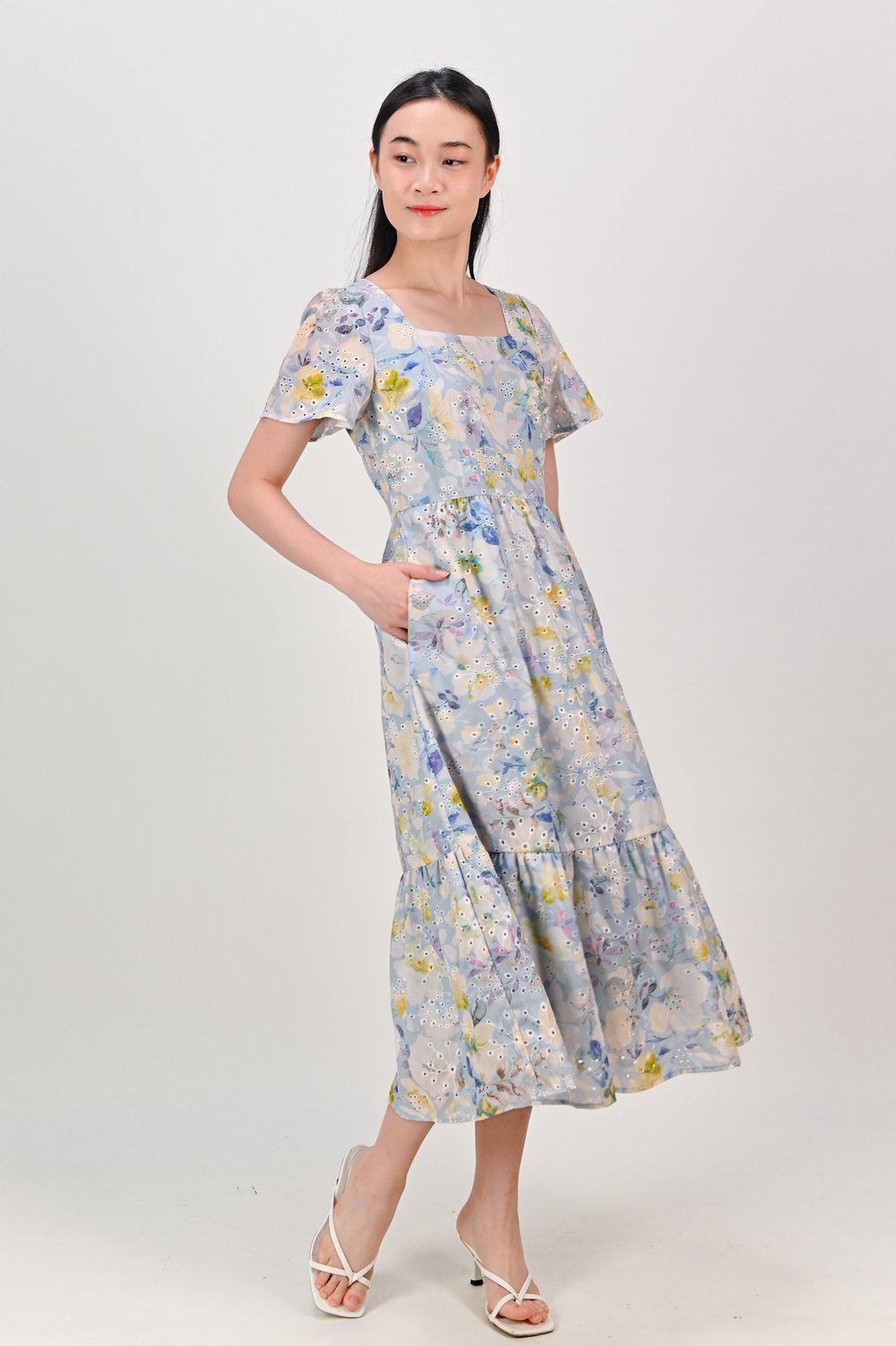 SAKRIS BLUE EYELET FLORAL SLEEVED DRESS SAKRIS BLUE EYELET FLORAL SLEEVED DRESS