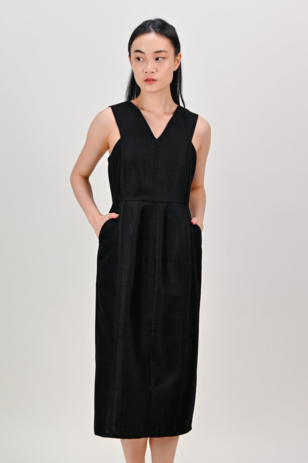EIRLYS SLEEVELESS PANELLED DRESS IN BLACK EIRLYS SLEEVELESS PANELLED DRESS IN BLACK