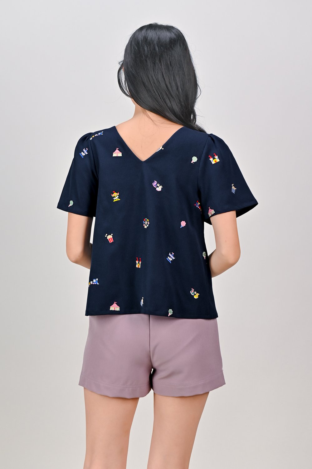 CARNIVAL NAVY EMB. SLEEVED TOP CARNIVAL NAVY EMB. SLEEVED TOP
