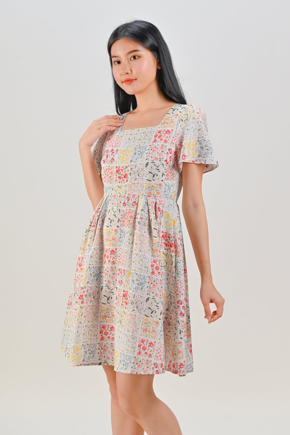 HIMARI FLORAL SQUARE-NECK DRESS-ROMPER HIMARI FLORAL SQUARE-NECK DRESS-ROMPER
