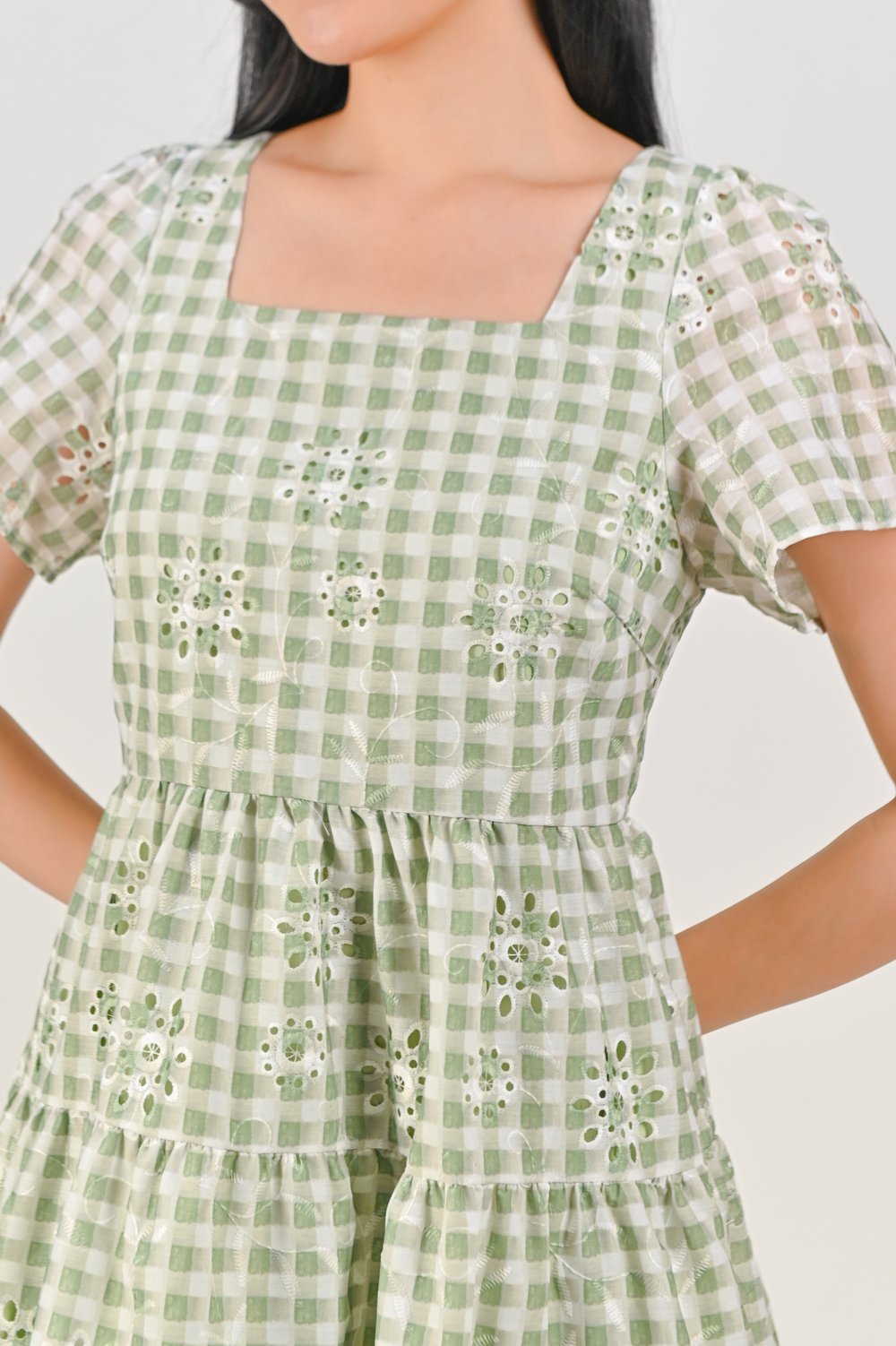 SHIZUKU GINGHAM EYELET BABYDOLL DRESS IN GREEN SHIZUKU GINGHAM EYELET BABYDOLL DRESS IN GREEN