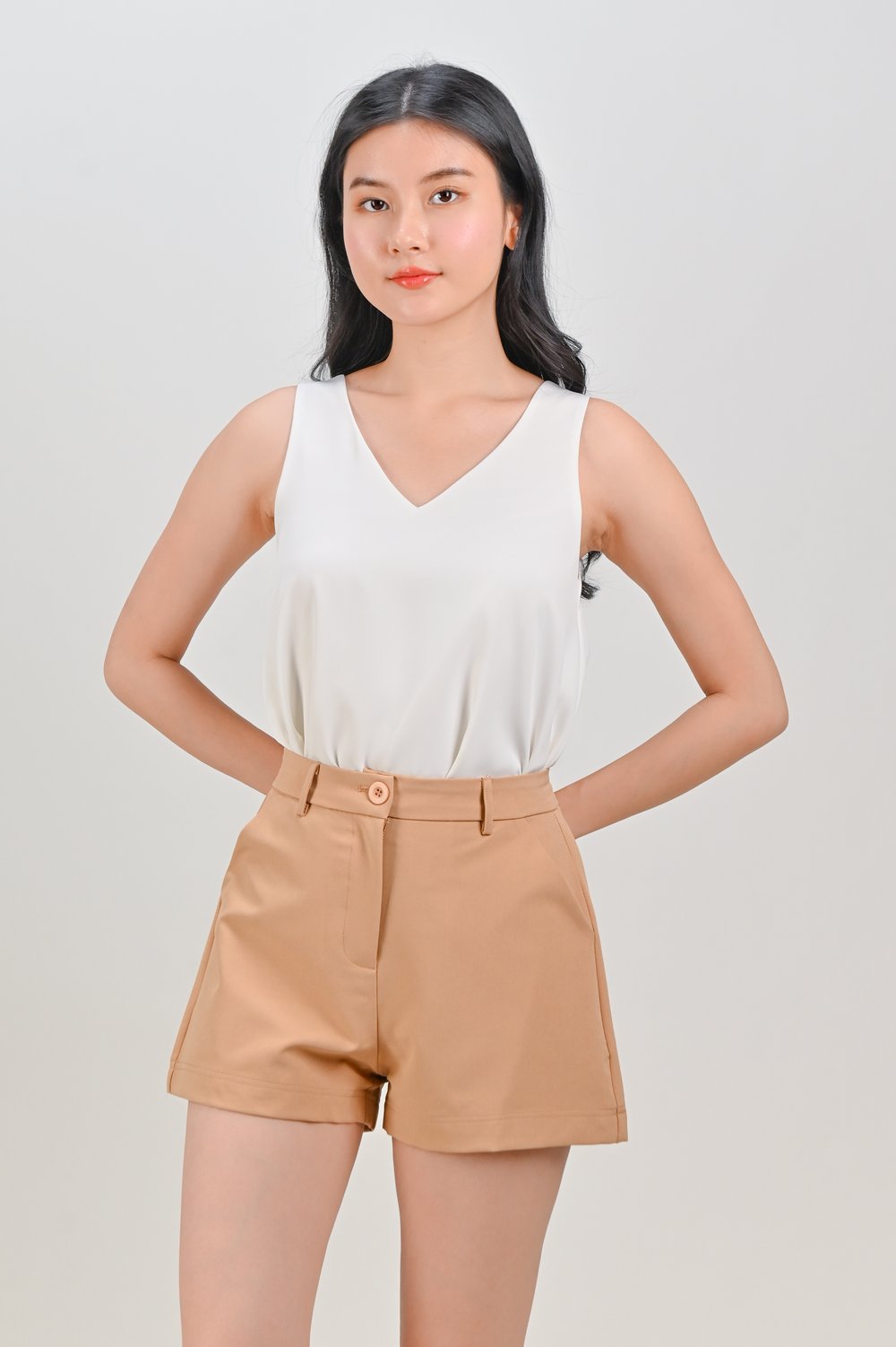 CHIYO ELASTIC-BACK SHORTS IN KHAKI