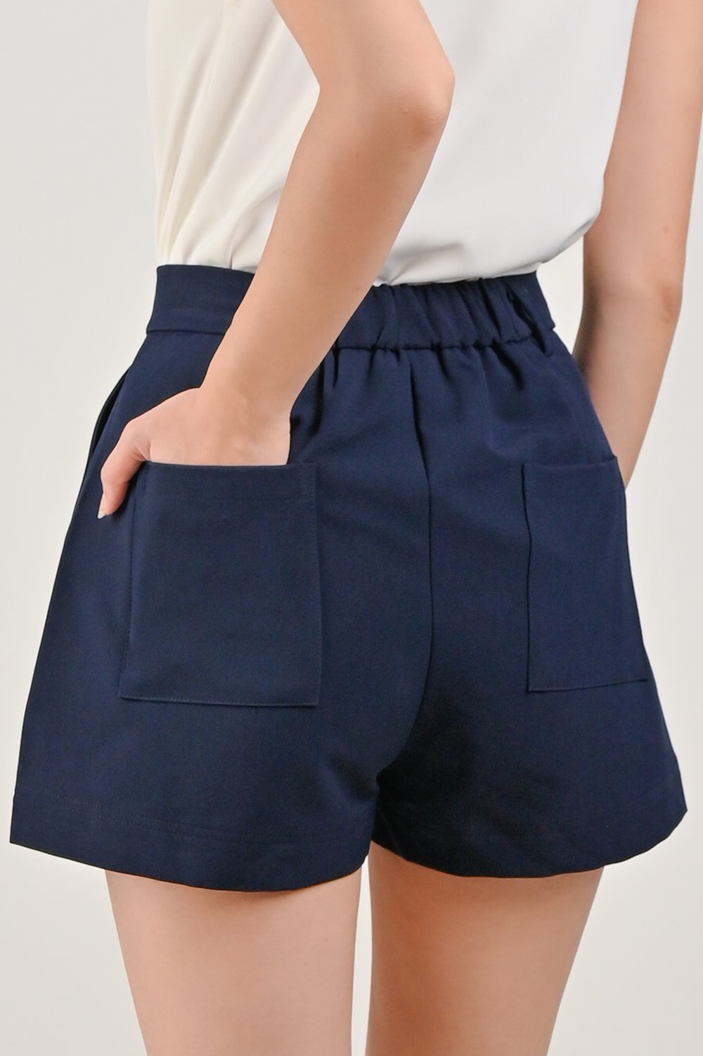 CHIYO ELASTIC-BACK SHORTS IN NAVY CHIYO ELASTIC-BACK SHORTS IN NAVY