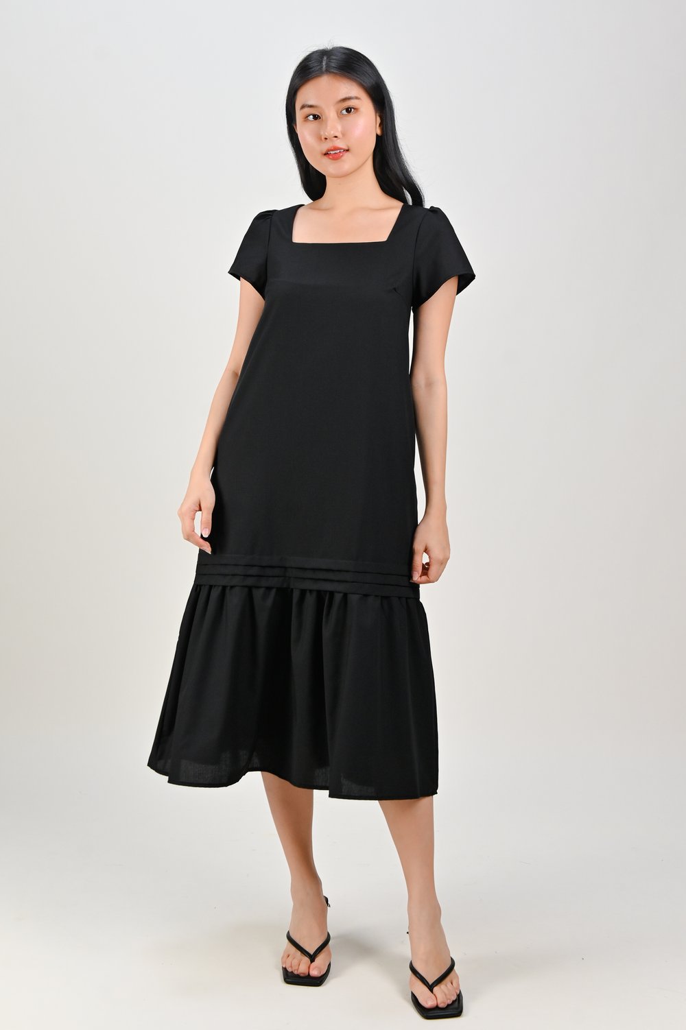 HANAMI SQUARE-NECK SLEEVED MIDI DRESS IN BLACK HANAMI SQUARE-NECK SLEEVED MIDI DRESS IN BLACK