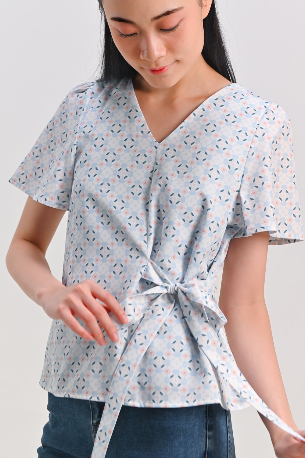 ICE BLUE JADE SLEEVED TIE-SASH TOP