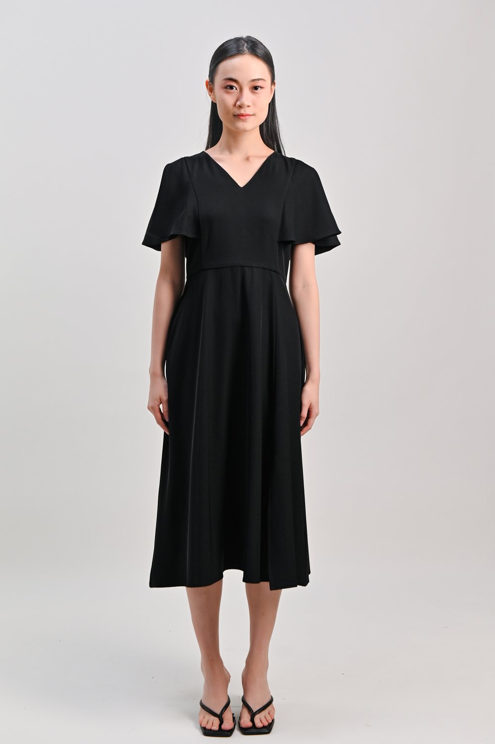 JAZZY V-NECK SLEEVED MIDI DRESS IN BLACK