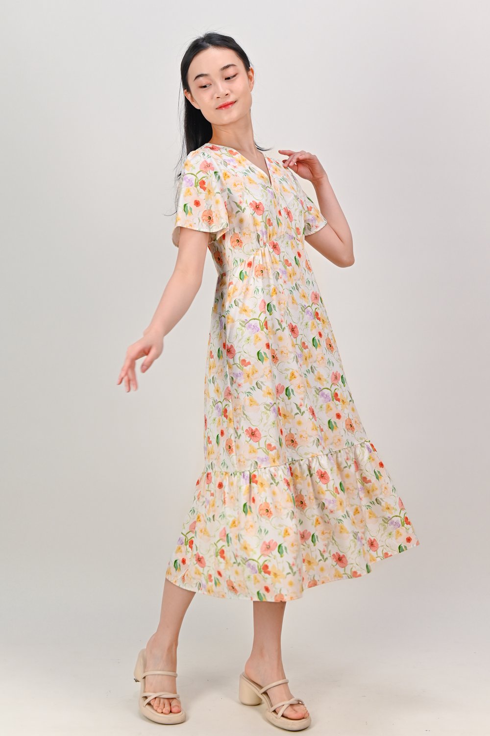 COUNTRY BLOOMS V-NECK SLEEVED MIDI DRESS COUNTRY BLOOMS V-NECK SLEEVED MIDI DRESS