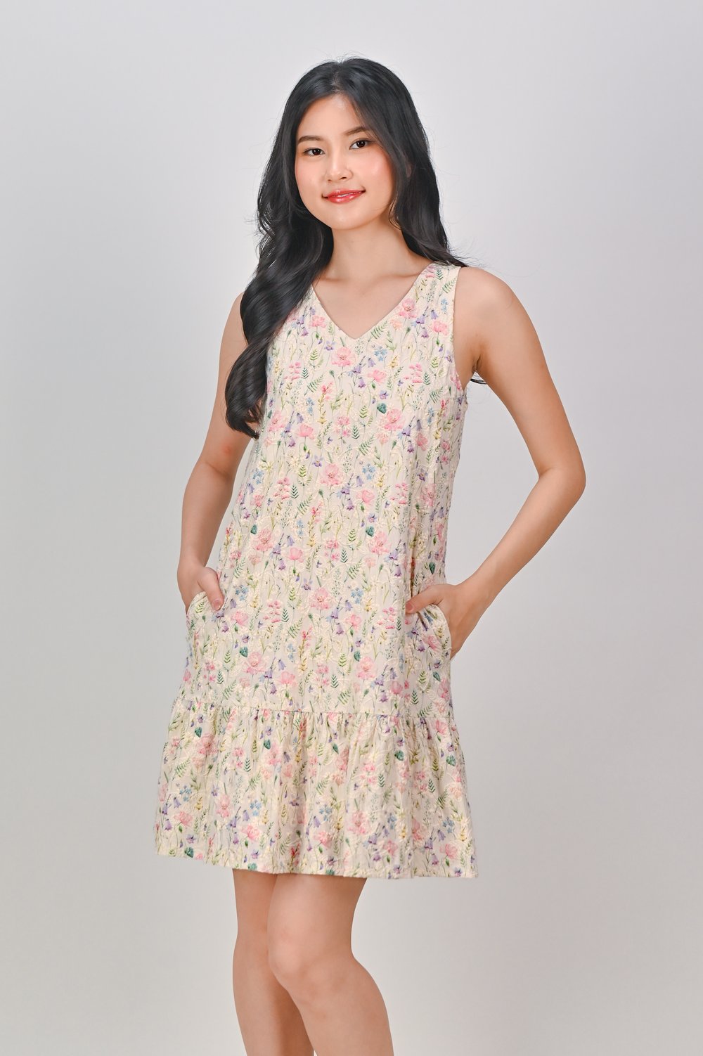 YINGJIA EMB. SLEEVELESS V-NECK DROPWAIST DRESS