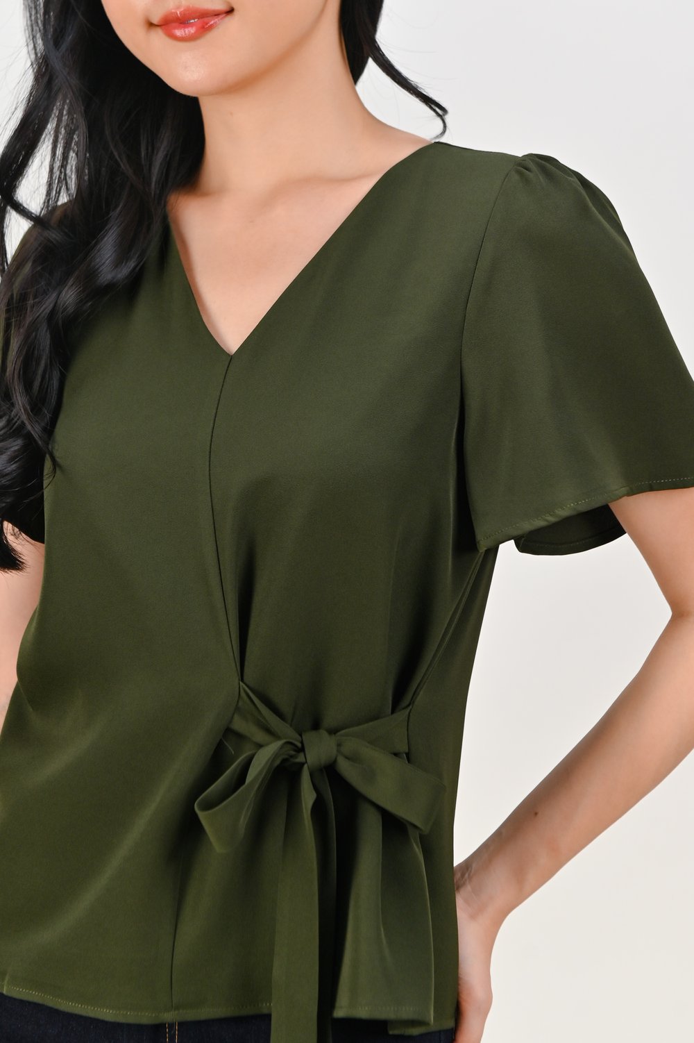 DEXIE SLEEVED TIE-SASH TOP IN OLIVE DEXIE SLEEVED TIE-SASH TOP IN OLIVE
