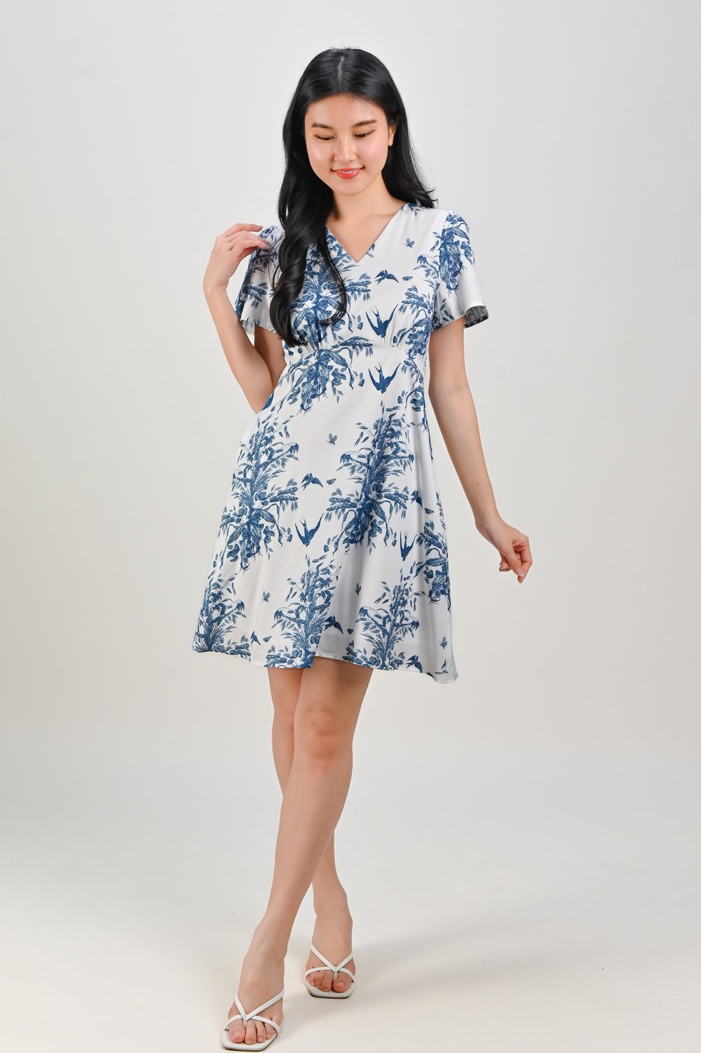 WINSLET SLEEVED SHORT HIGH-WAIST DRESS IN BLUE TOILE WINSLET SLEEVED SHORT HIGH-WAIST DRESS IN BLUE TOILE