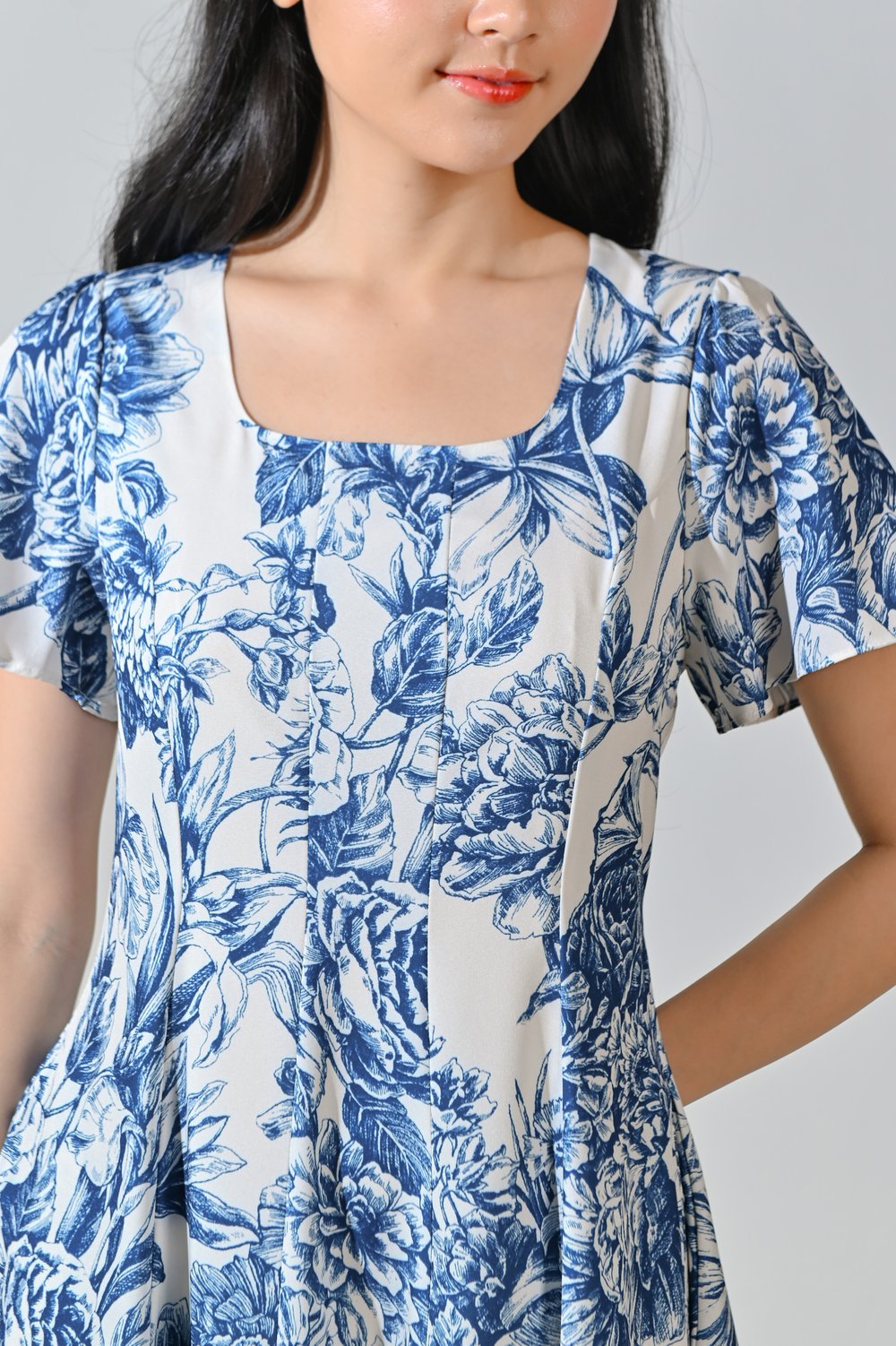 WISTERIA PORCELAIN SLEEVED PANELLED MIDI DRESS WISTERIA PORCELAIN SLEEVED PANELLED MIDI DRESS