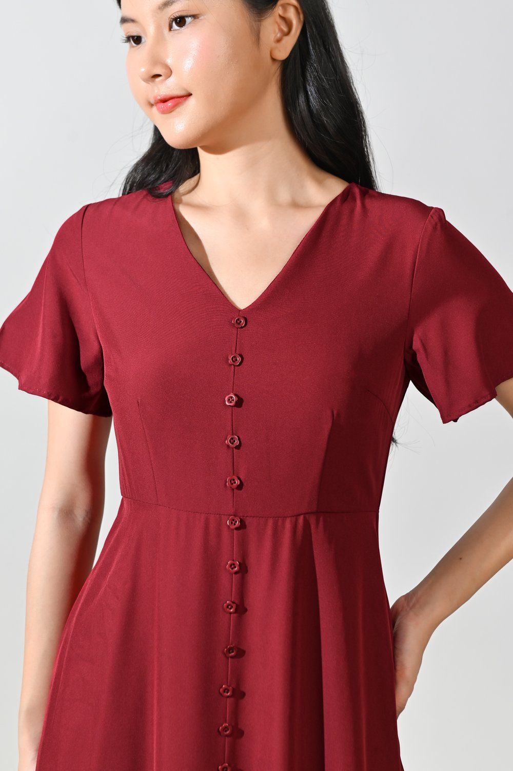 AYAME SLEEVED FLOWER-BUTTON MIDI DRESS IN RED AYAME SLEEVED FLOWER-BUTTON MIDI DRESS IN RED