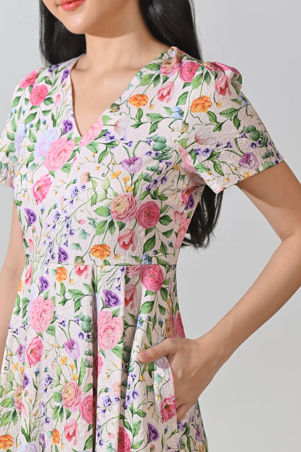 KENYE EMBOSSED SLEEVED DRESS IN PINK FLORALS KENYE EMBOSSED SLEEVED DRESS IN PINK FLORALS