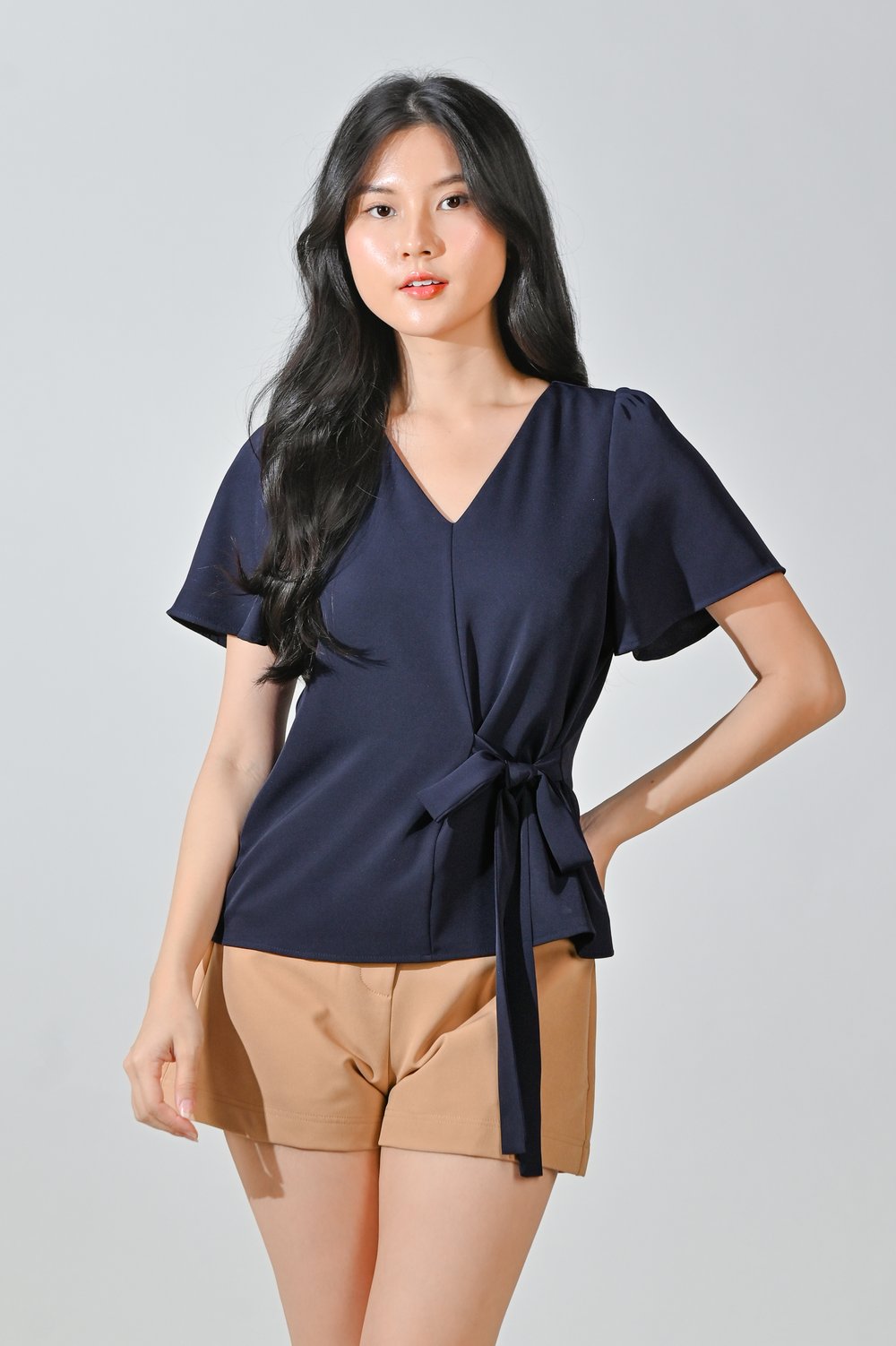 DEXIE SLEEVED TIE-SASH TOP IN NAVY DEXIE SLEEVED TIE-SASH TOP IN NAVY