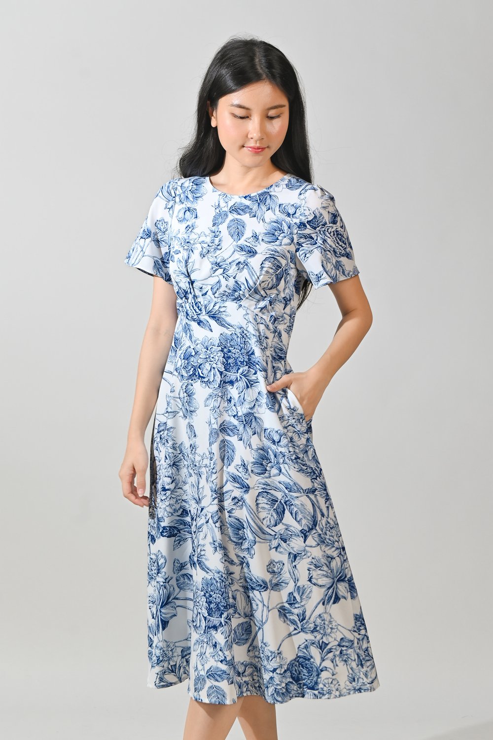 PRIMROSE SLEEVED MIDI DRESS IN PORCELAIN PRIMROSE SLEEVED MIDI DRESS IN PORCELAIN