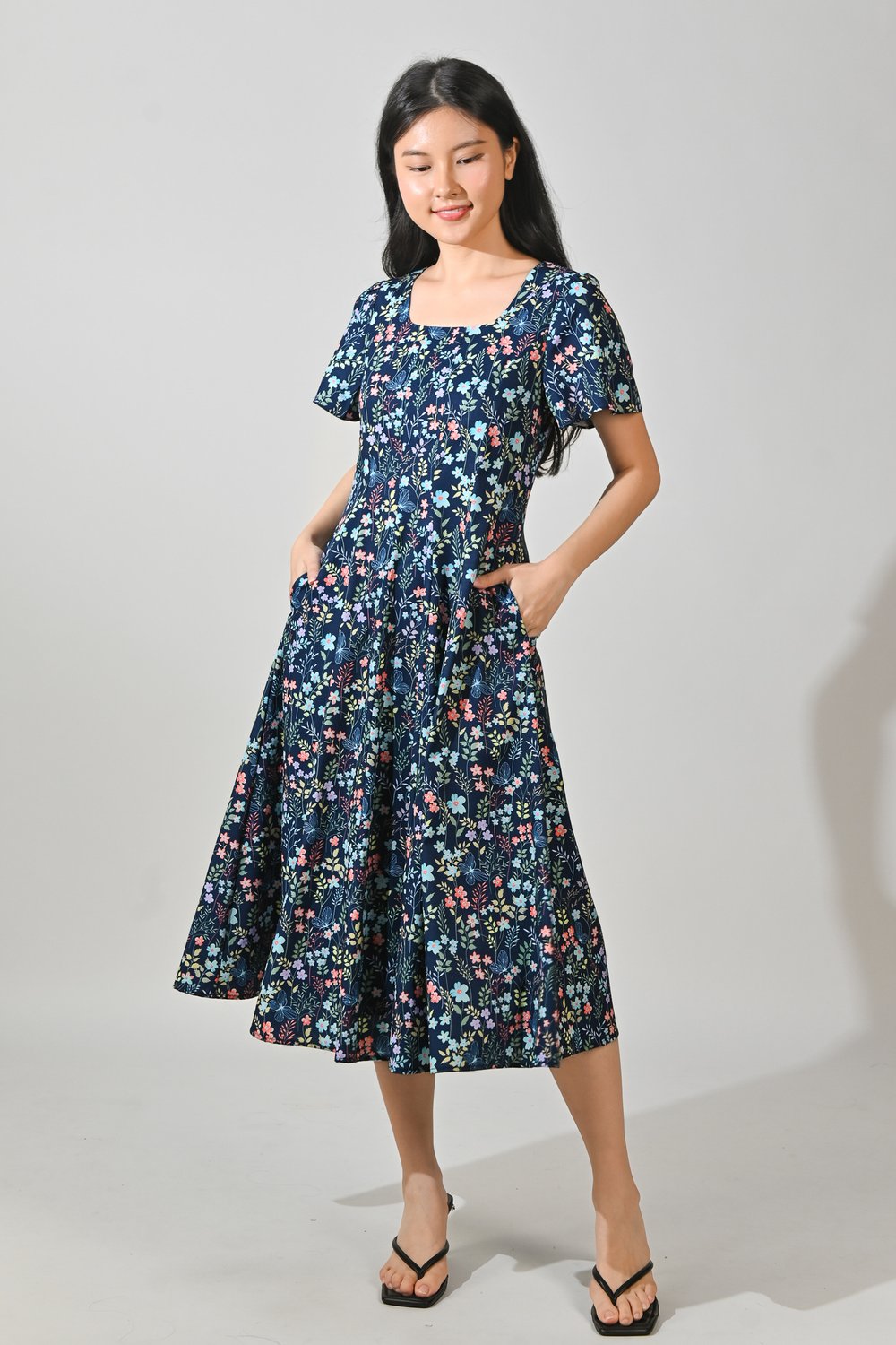 IVY LIT FLORAL SLEEVED PANELLED MIDI DRESS IVY LIT FLORAL SLEEVED PANELLED MIDI DRESS