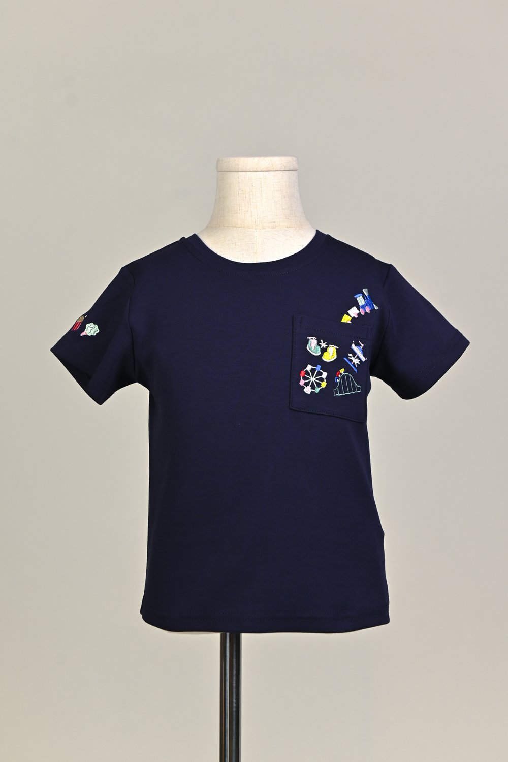 CARNIVAL NAVY EMB. POCKET KIDS’ TEE CARNIVAL NAVY EMB. POCKET KIDS’ TEE
