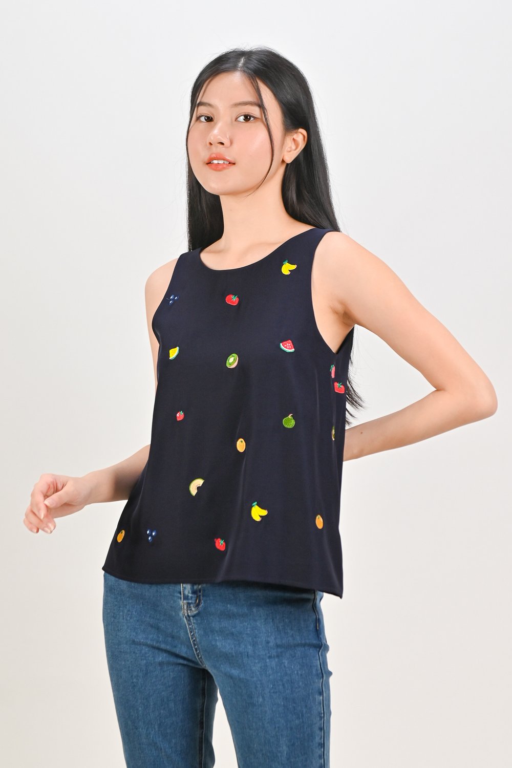 SUMMER HARVEST EMB. TWO-WAY TOP IN NAVY SUMMER HARVEST EMB. TWO-WAY TOP IN NAVY