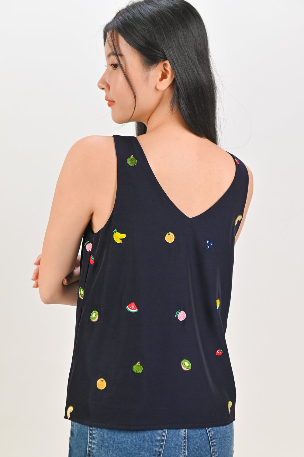 SUMMER HARVEST EMB. TWO-WAY TOP IN NAVY SUMMER HARVEST EMB. TWO-WAY TOP IN NAVY