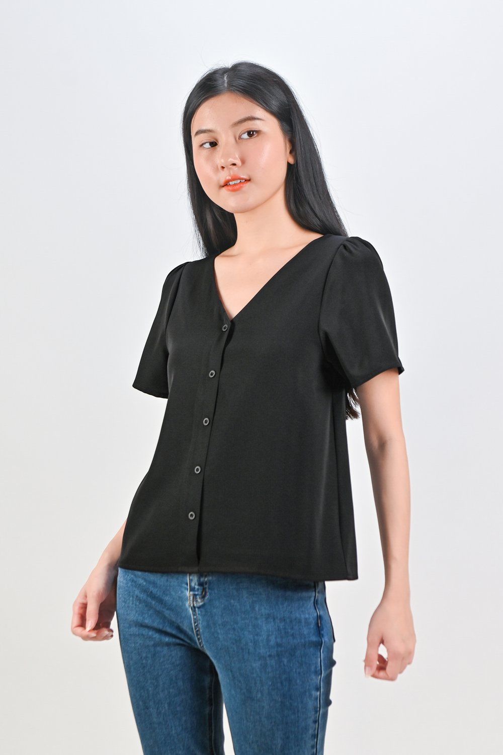 ASHA SLEEVED BUTTON TOP IN BLACK ASHA SLEEVED BUTTON TOP IN BLACK