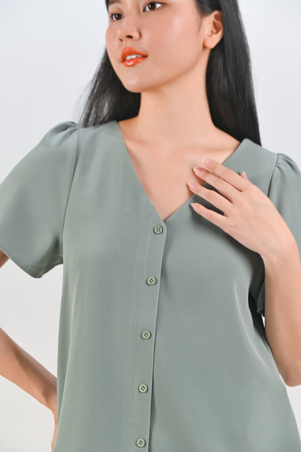 ASHA SLEEVED BUTTON TOP IN LIGHT GREEN