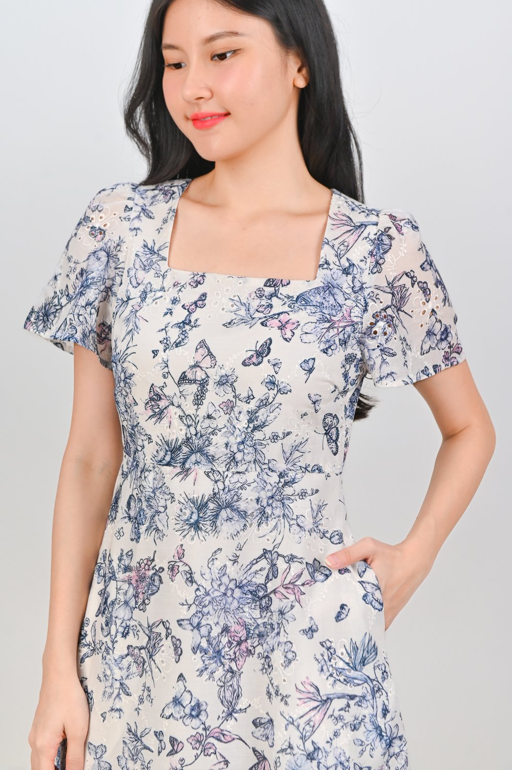 MOXIE BUTTERFLY SLEEVED MIDI DRESS IN BLUE MOXIE BUTTERFLY SLEEVED MIDI DRESS IN BLUE