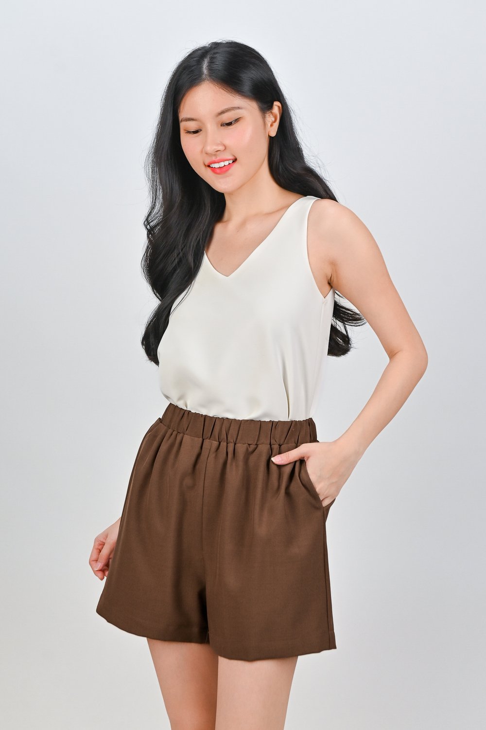 ZENYA ELASTIC-WAIST SHORTS IN COCOA