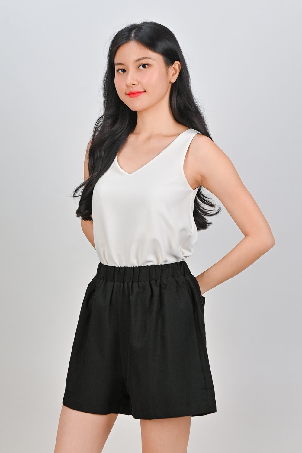 ZENYA ELASTIC-WAIST SHORTS IN BLACK ZENYA ELASTIC-WAIST SHORTS IN BLACK