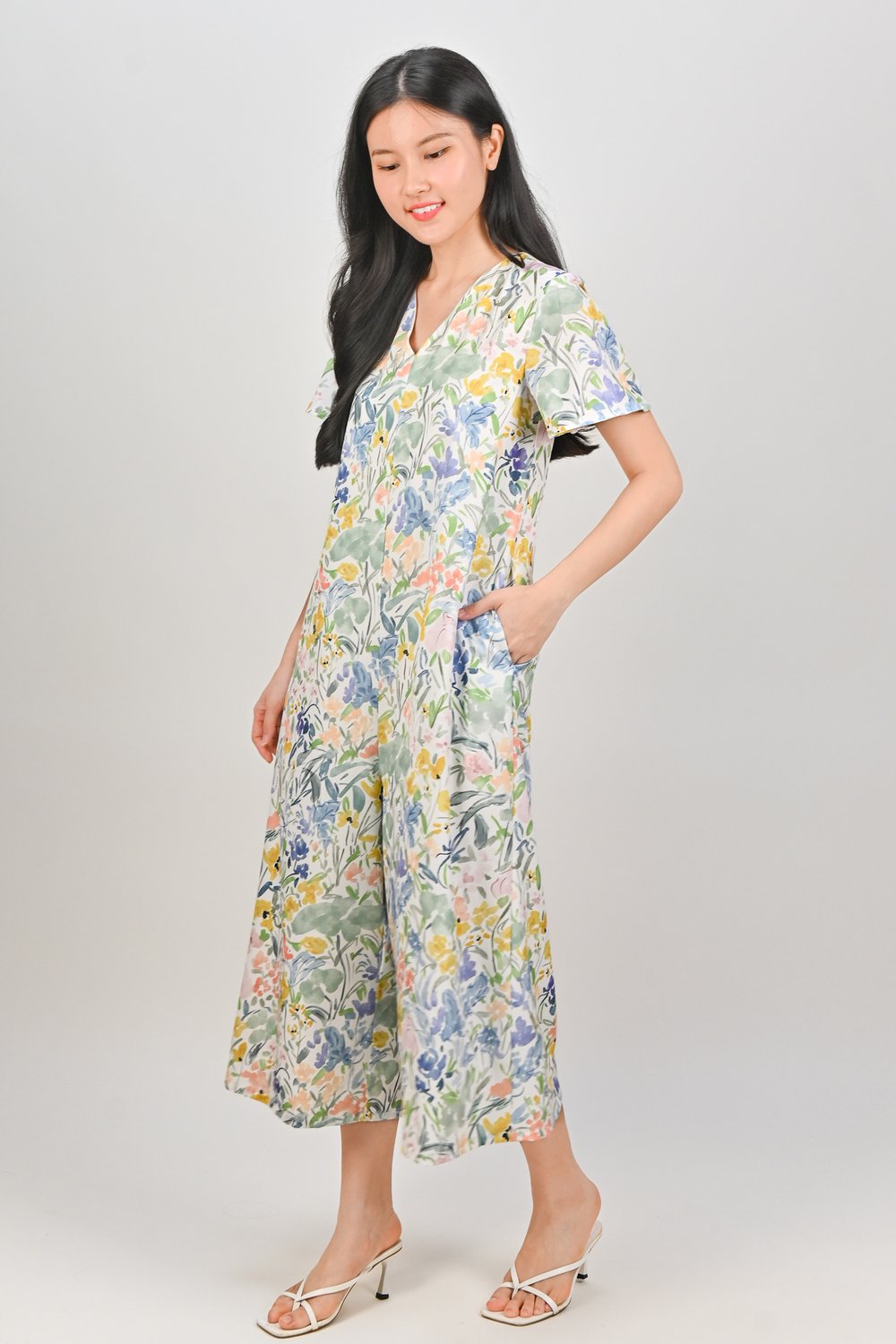 VIONNA WATERCOLOUR FLORAL SLEEVED JUMPSUIT VIONNA WATERCOLOUR FLORAL SLEEVED JUMPSUIT