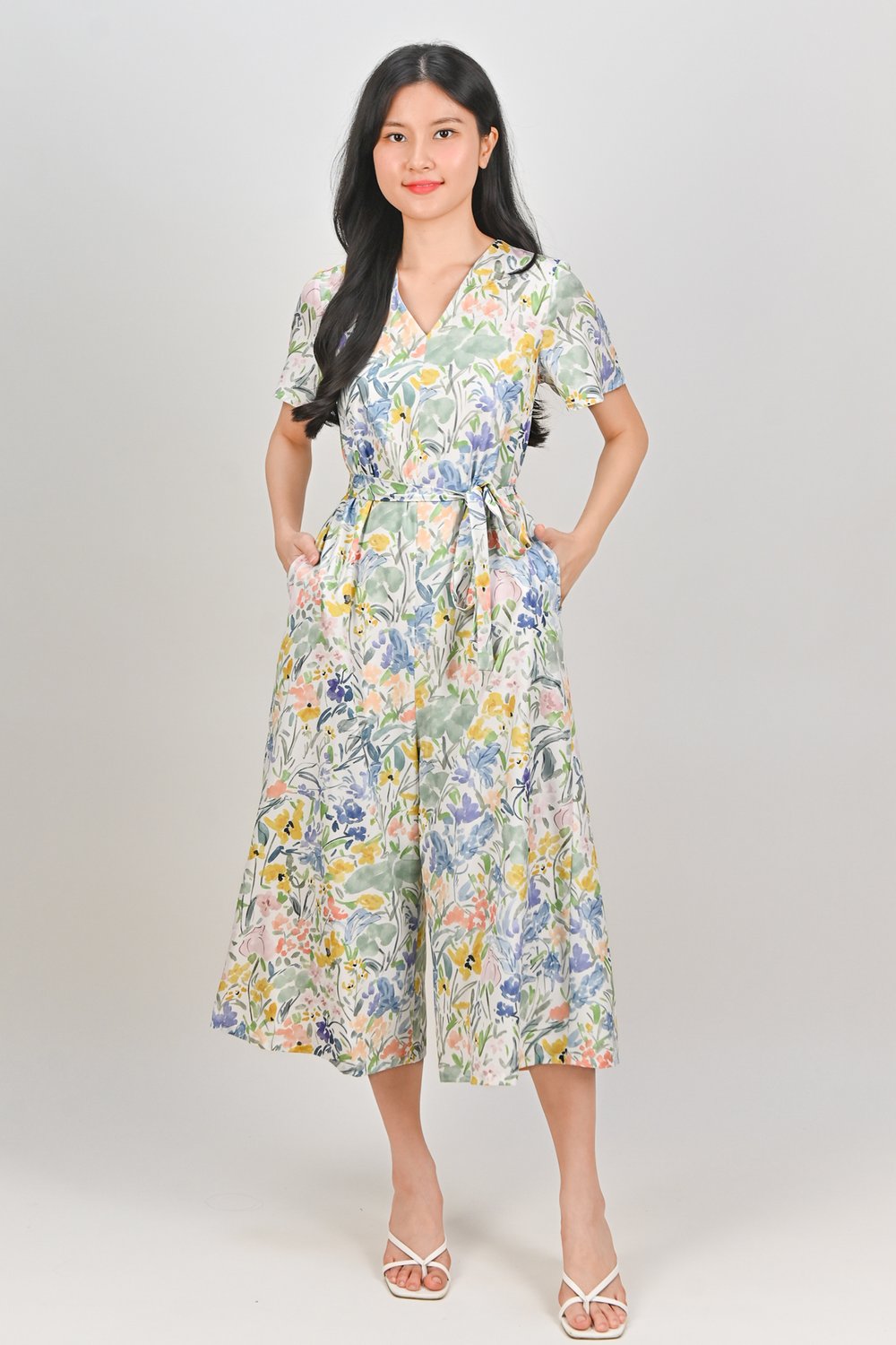 VIONNA WATERCOLOUR FLORAL SLEEVED JUMPSUIT VIONNA WATERCOLOUR FLORAL SLEEVED JUMPSUIT