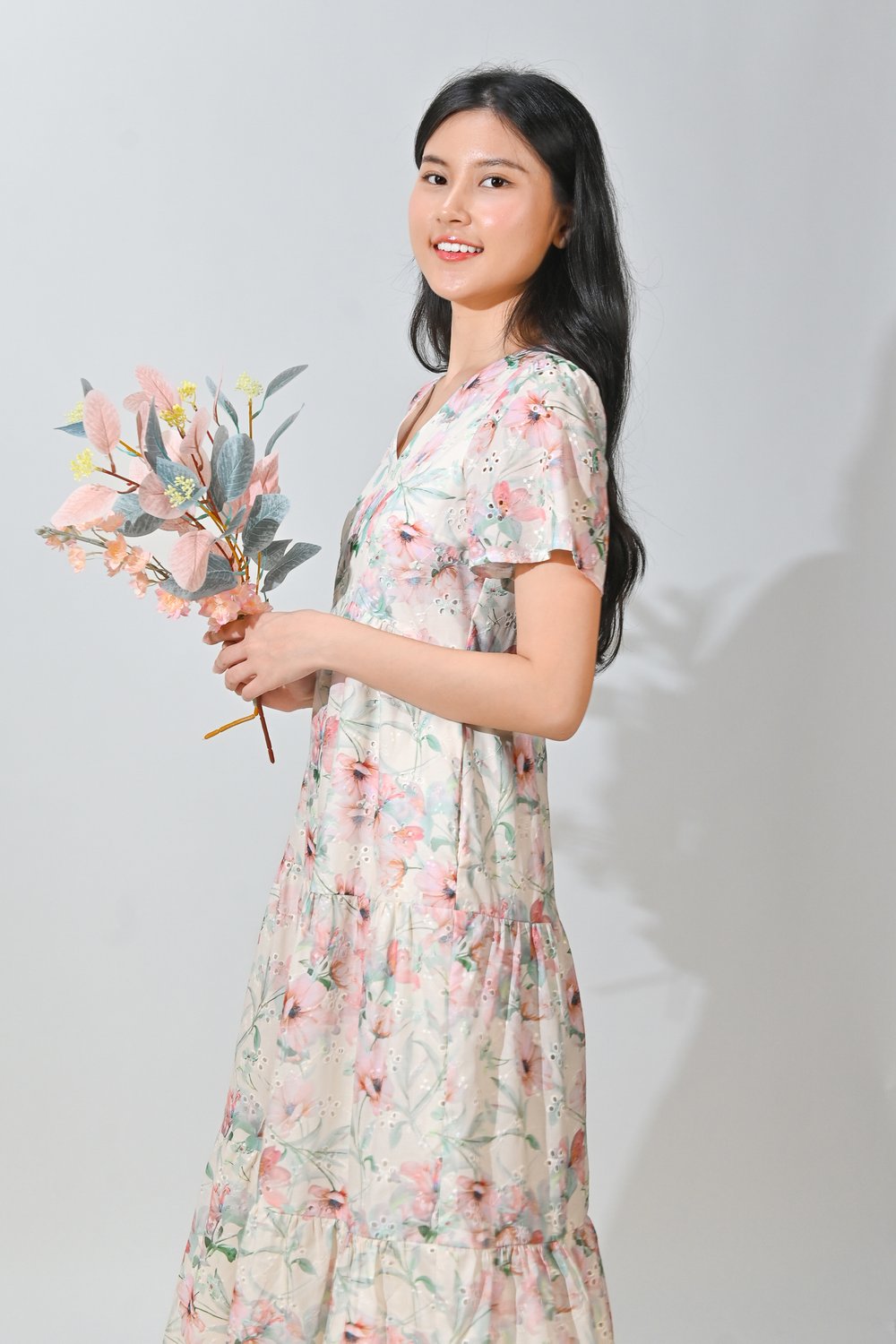 BOWEN CREAM EYELET FLORAL SLEEVED TIERED DRESS BOWEN CREAM EYELET FLORAL SLEEVED TIERED DRESS