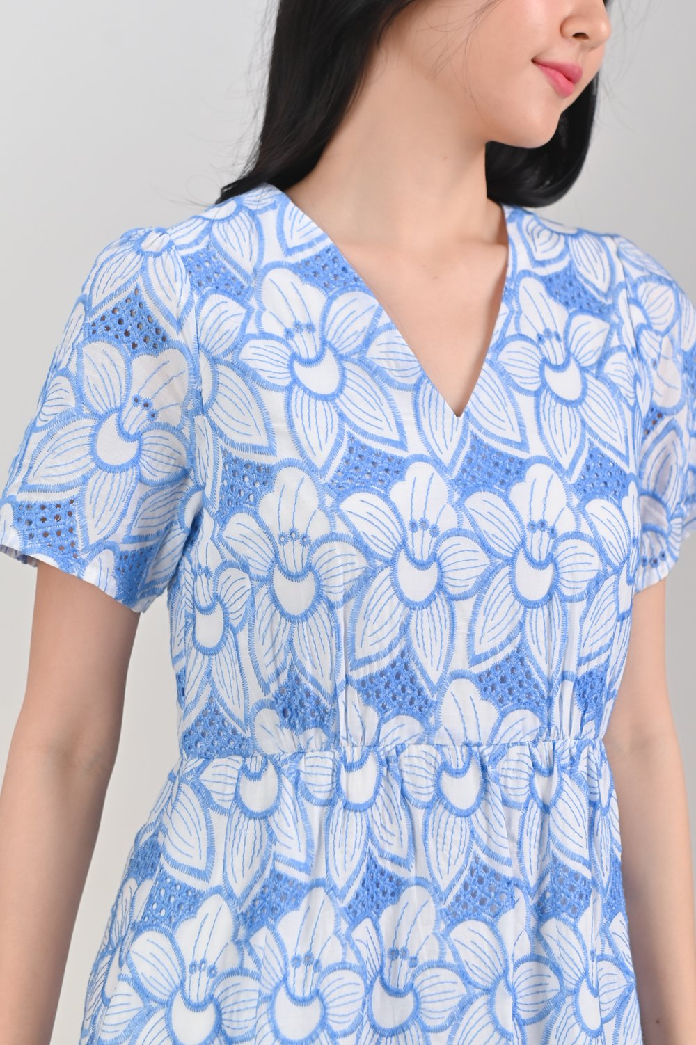 HOSHI BLUE EMBROIDERED V-NECK SLEEVED MIDI DRESS