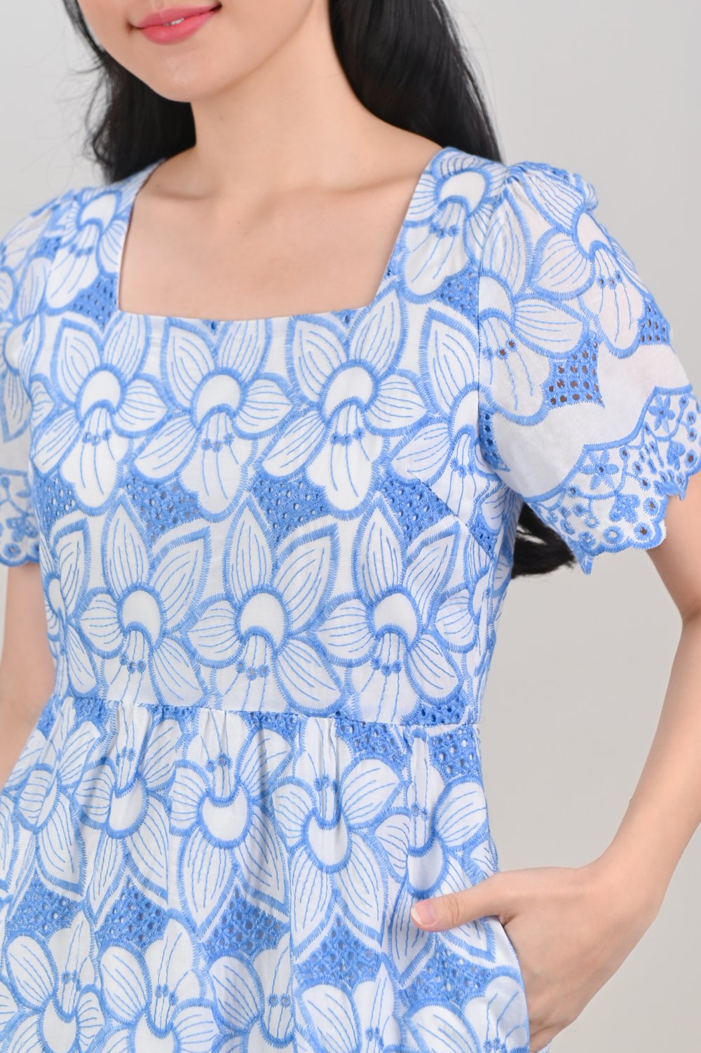 CLIO BLUE EMBROIDERED SQUARE-NECK SLEEVED DRESS CLIO BLUE EMBROIDERED SQUARE-NECK SLEEVED DRESS