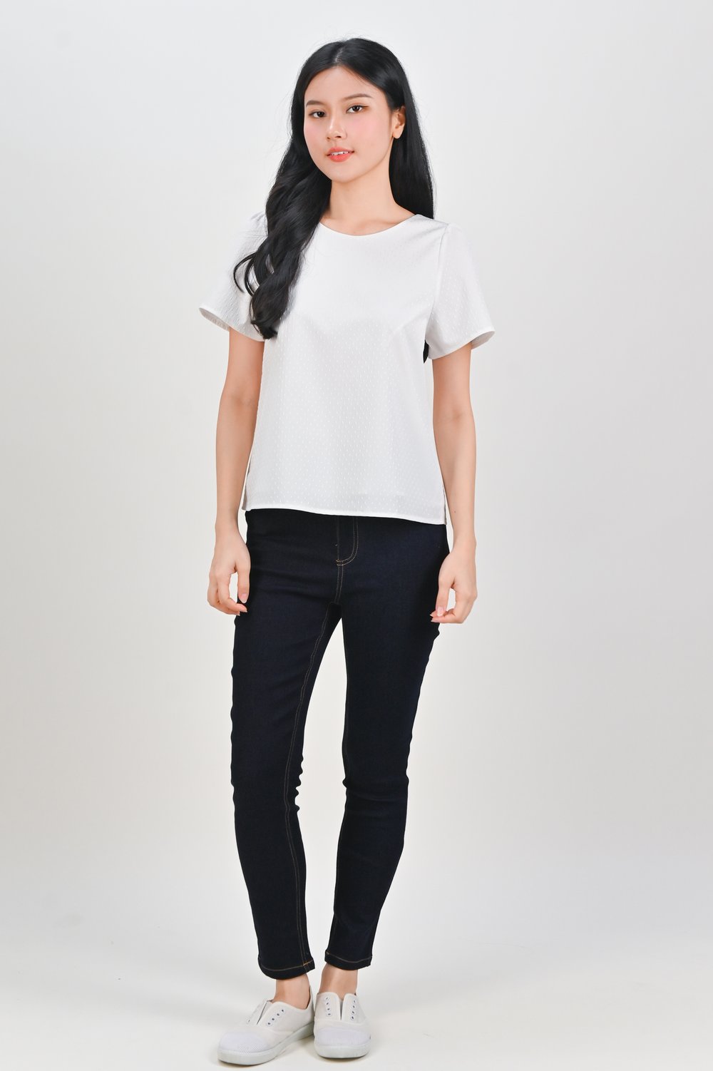 CIELA DOTTY SLEEVED TOP IN WHITE CIELA DOTTY SLEEVED TOP IN WHITE