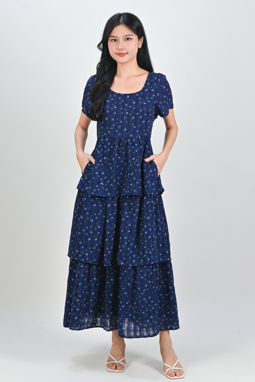 AUREN FLORAL SLEEVED TIERED DRESS IN BLUE