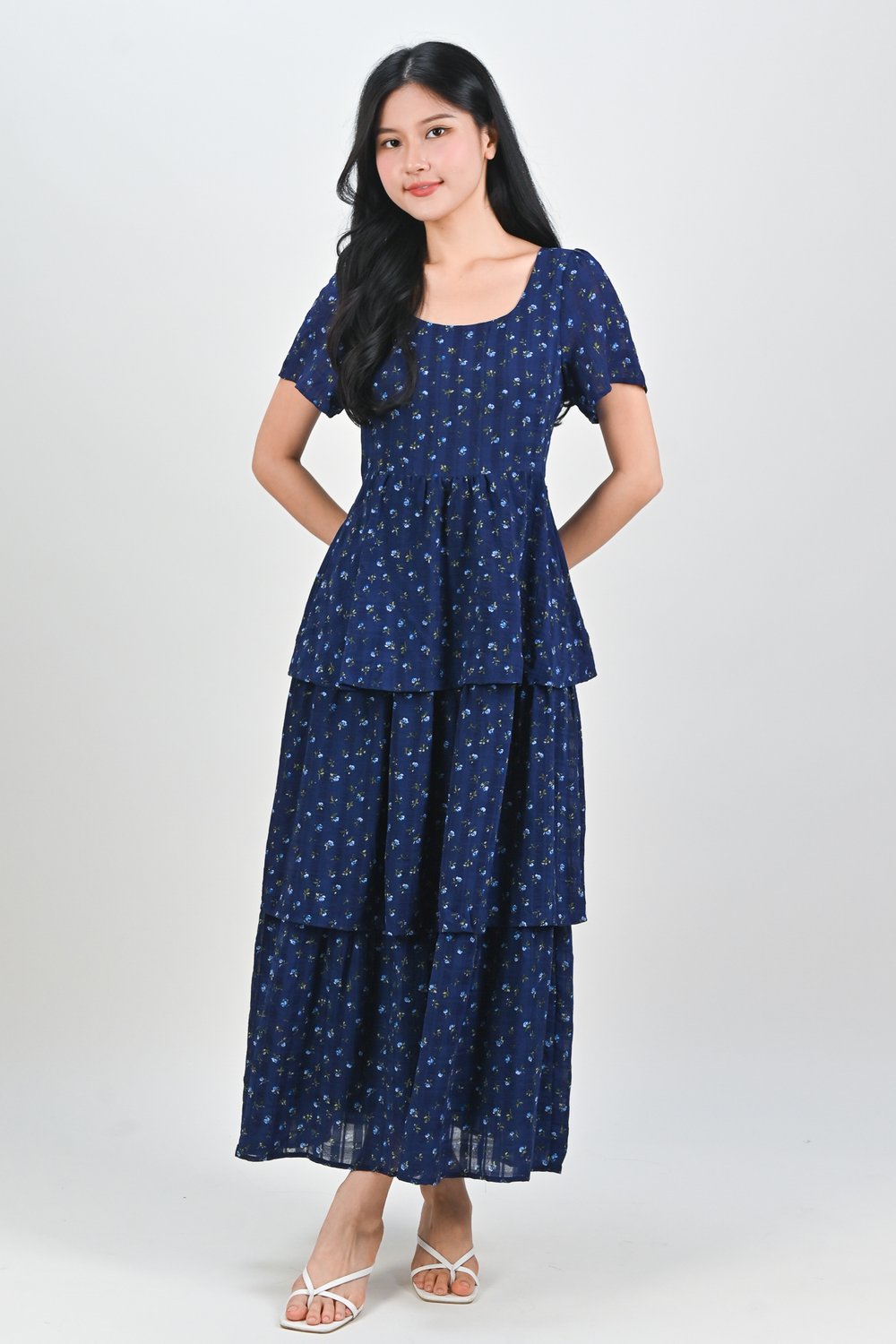 AUREN FLORAL SLEEVED TIERED DRESS IN BLUE