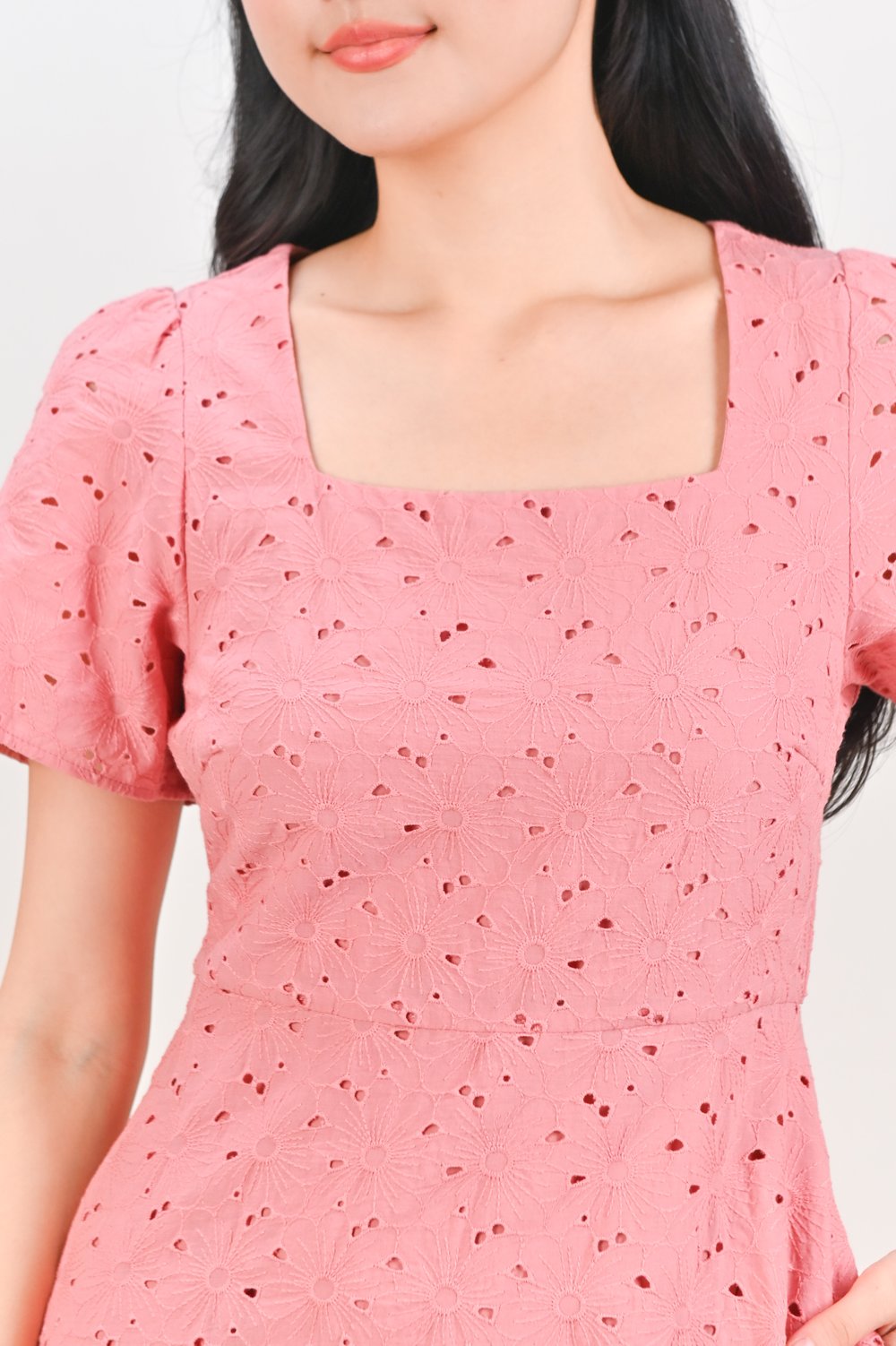 YINDI EYELET SQUARE-NECK SLEEVED MIDI DRESS IN SALMON YINDI EYELET SQUARE-NECK SLEEVED MIDI DRESS IN SALMON