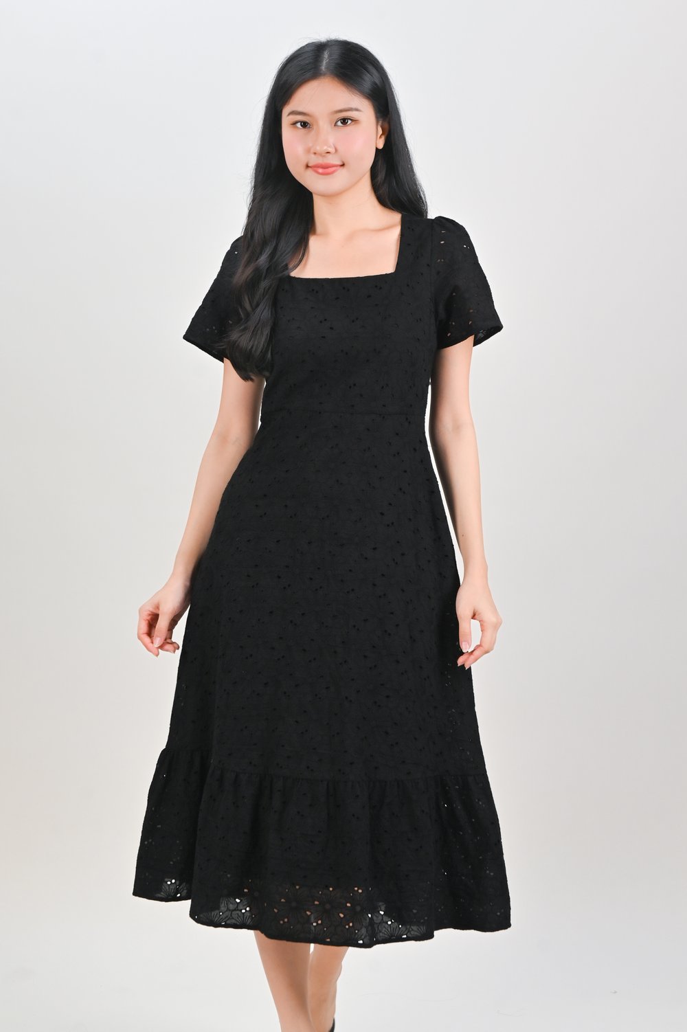 YINDI EYELET SQUARE-NECK SLEEVED MIDI DRESS IN BLACK YINDI EYELET SQUARE-NECK SLEEVED MIDI DRESS IN BLACK