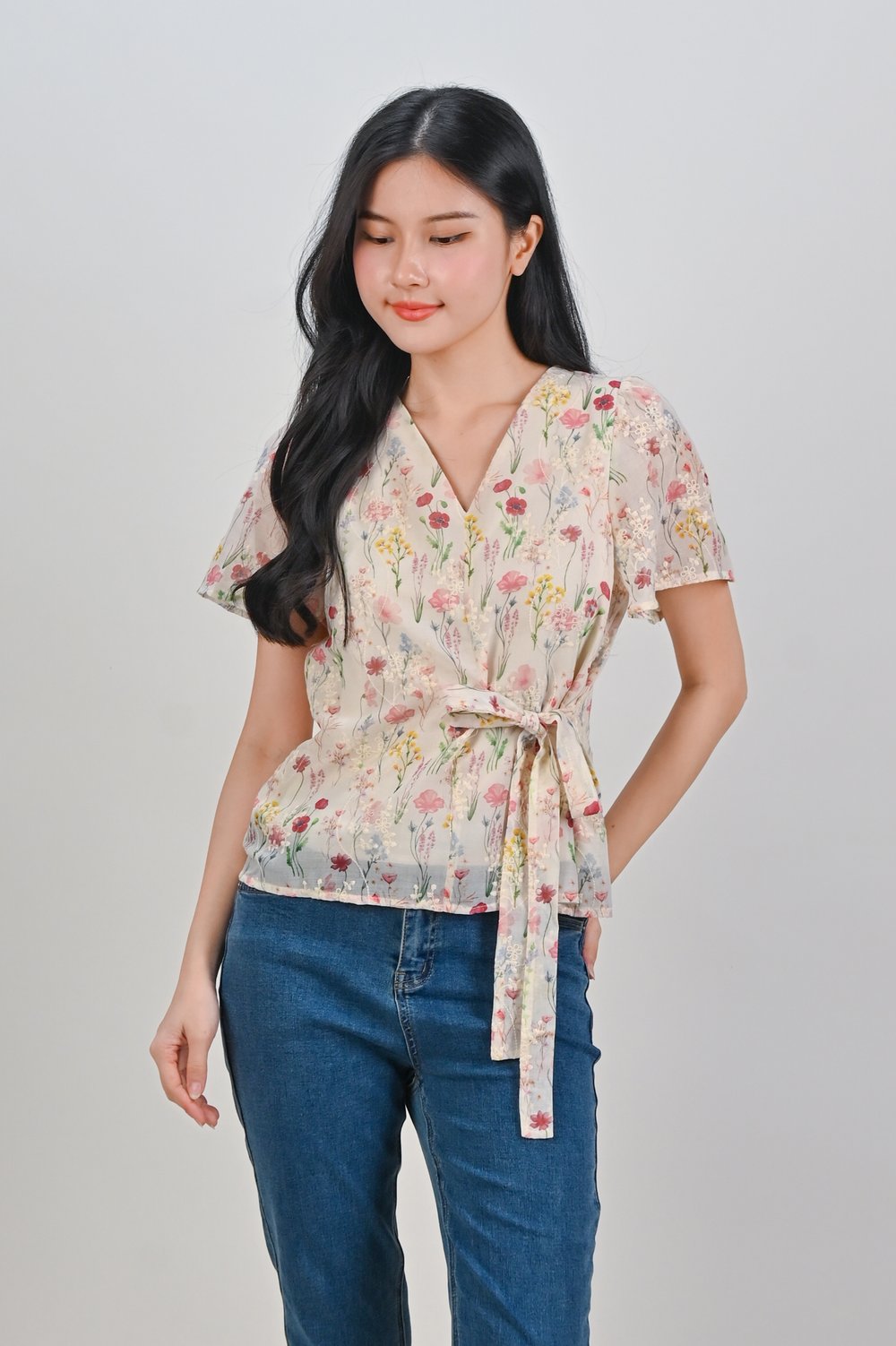 LUNE SLEEVED TIE-SASH TOP IN RED FLORAL LUNE SLEEVED TIE-SASH TOP IN RED FLORAL