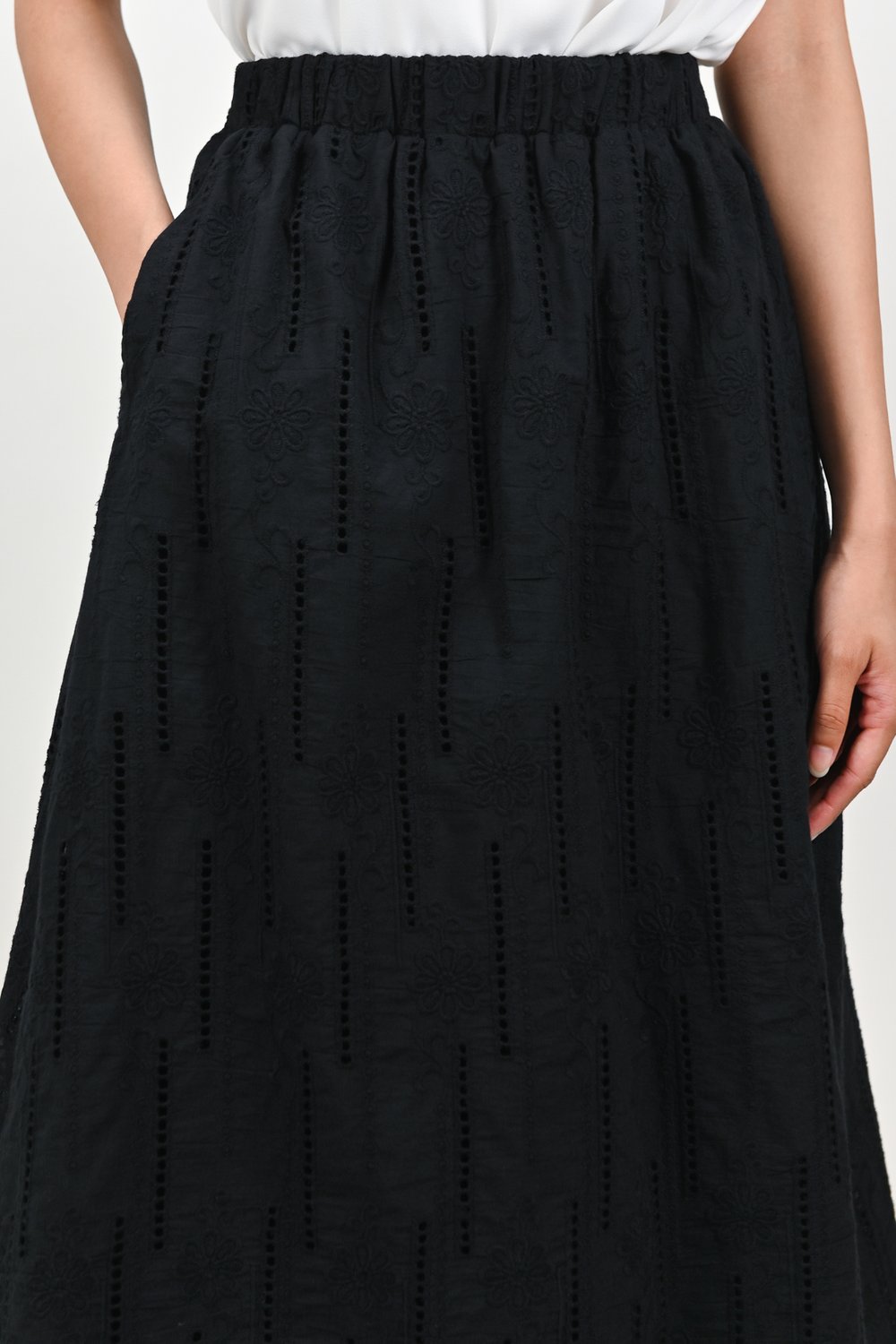 SENIRA EYELET ELASTIC-WAIST SKIRT IN BLACK