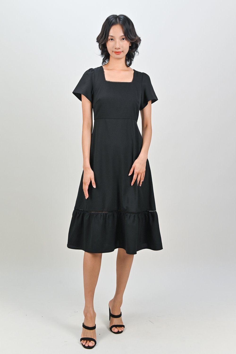 JYNDAL SQUARE-NECK LACE-TRIM DRESS IN BLACK JYNDAL SQUARE-NECK LACE-TRIM DRESS IN BLACK