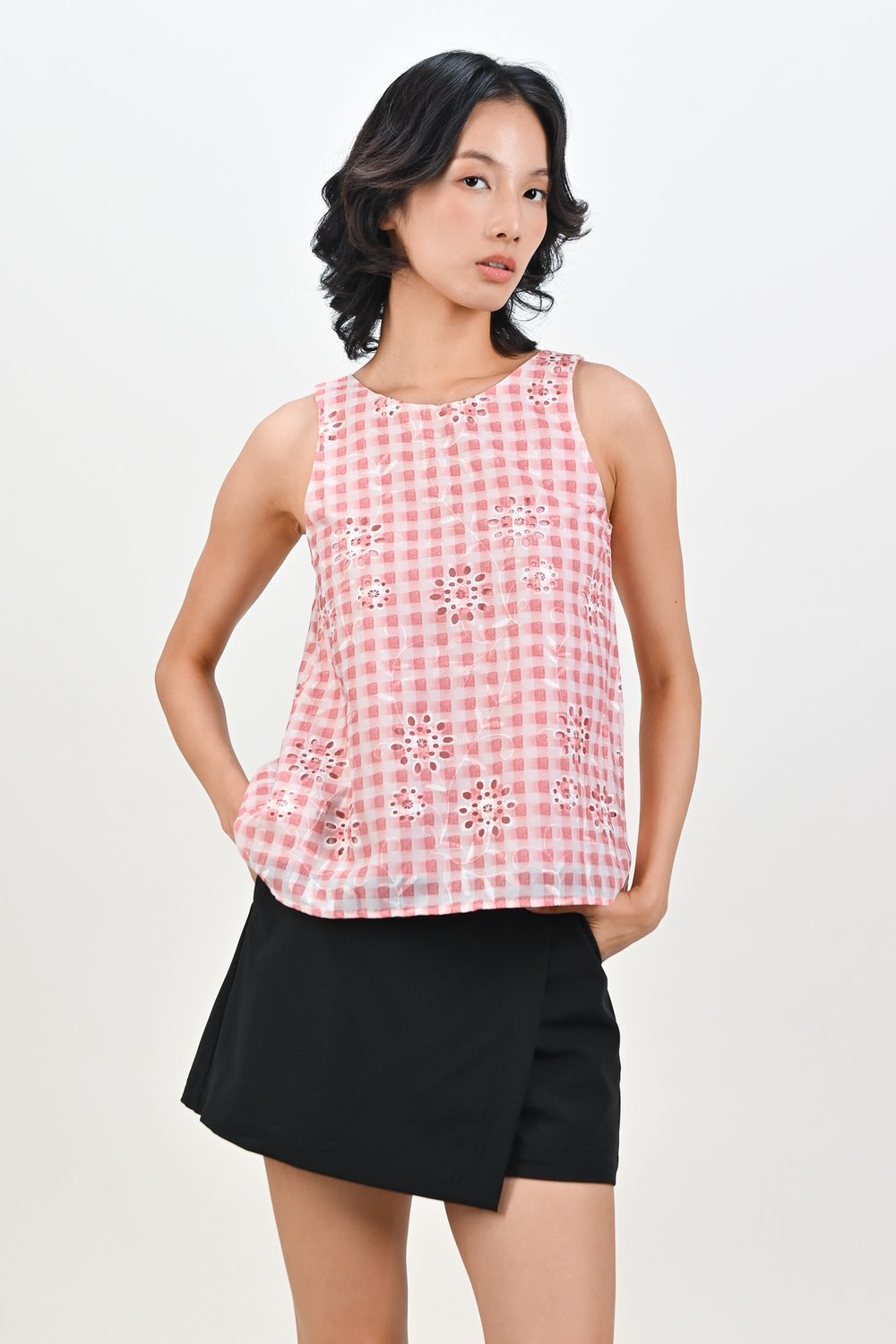 KIRALII GINGHAM EYELET TWO-WAY TOP IN PINK KIRALII GINGHAM EYELET TWO-WAY TOP IN PINK