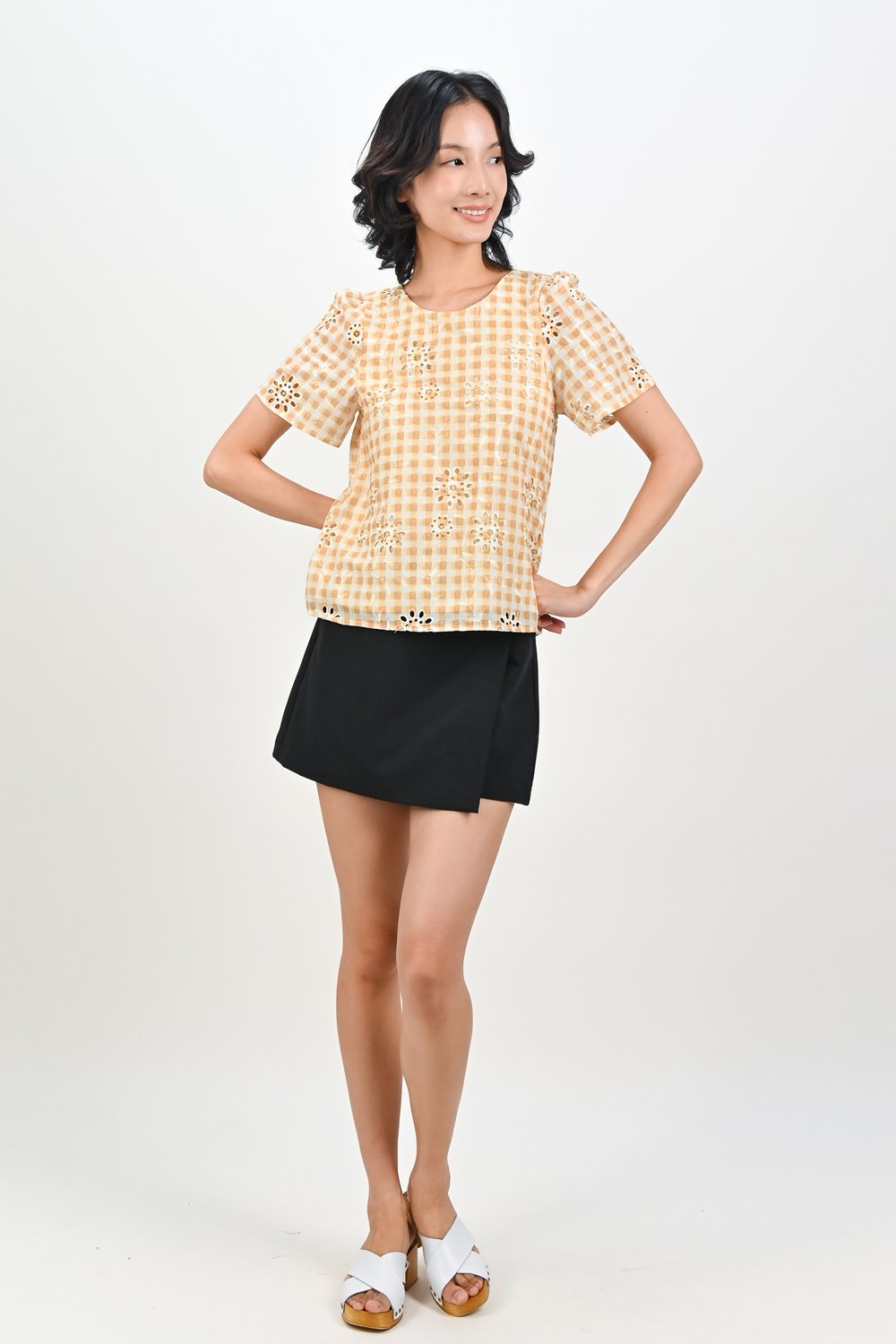 ORELIA GINGHAM EYELET SLEEVED TOP IN YELLOW ORELIA GINGHAM EYELET SLEEVED TOP IN YELLOW