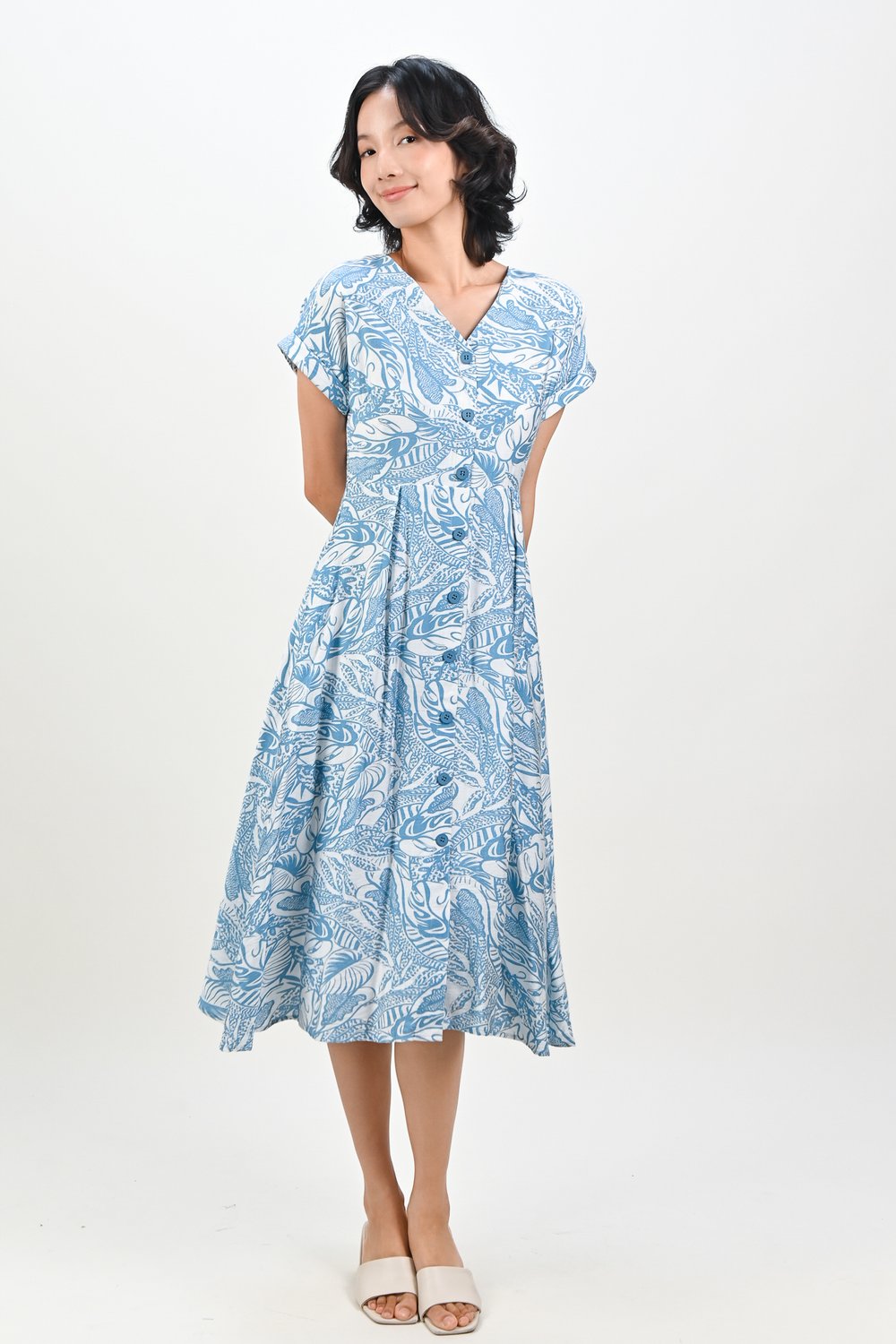 AMIRAE RESORT SLEEVED BUTTON DRESS IN BLUE AMIRAE RESORT SLEEVED BUTTON DRESS IN BLUE