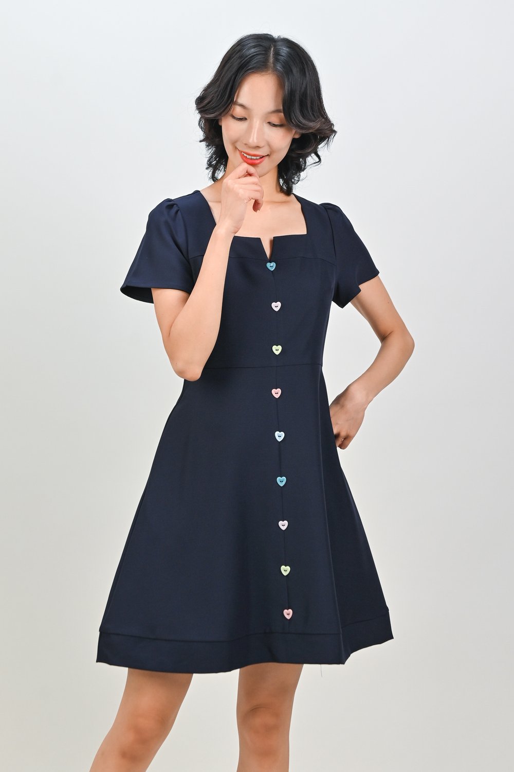 SHINZO HEART-BUTTON SLEEVED DRESS IN NAVY SHINZO HEART-BUTTON SLEEVED DRESS IN NAVY