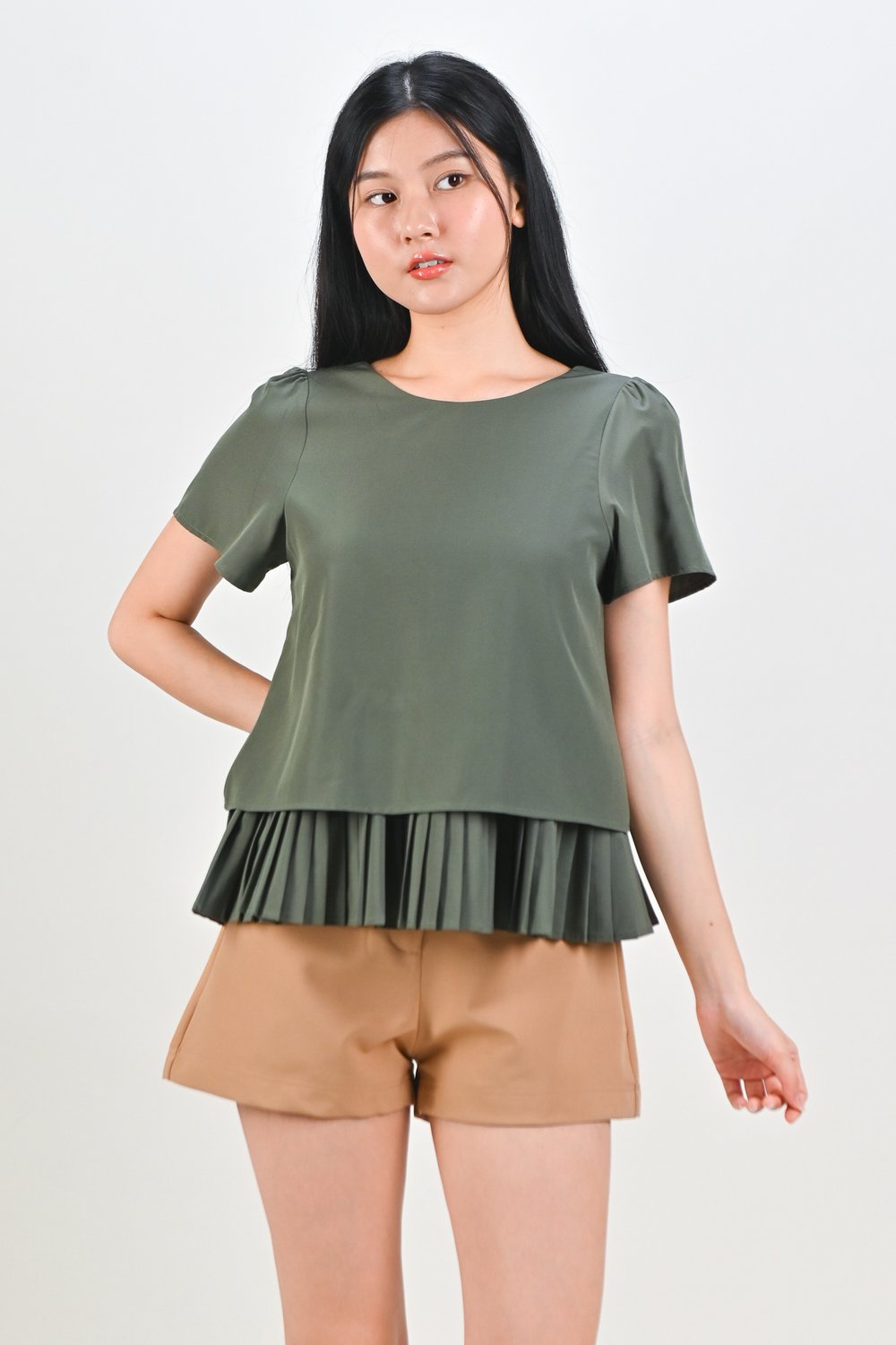 MIRI SLEEVED PLEATED-LAYER TOP IN GREEN