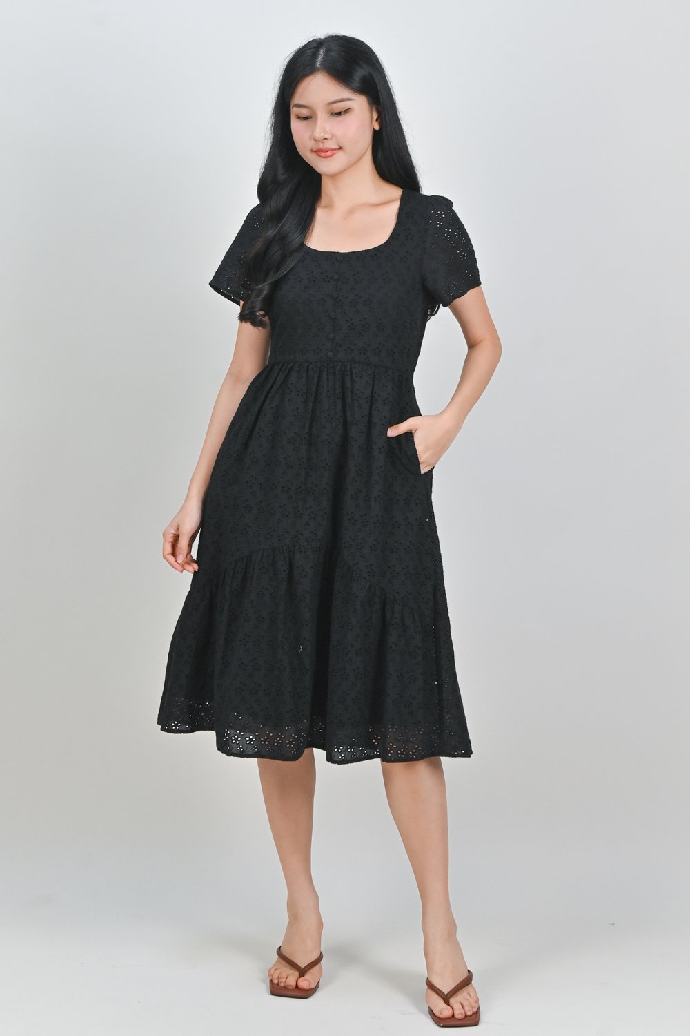 EZURYN EYELET SCOOP-NECK SLEEVED DRESS IN BLACK