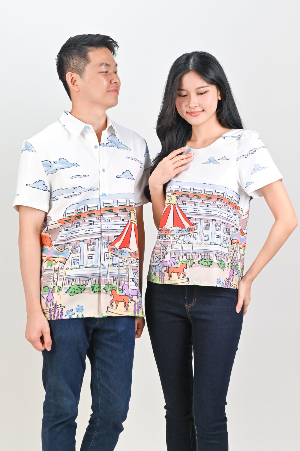 COLONIAL COURTYARD SLEEVED TOP